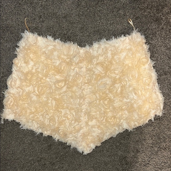 Zara Floral Cream Two-Piece Set - Picture 5 of 7